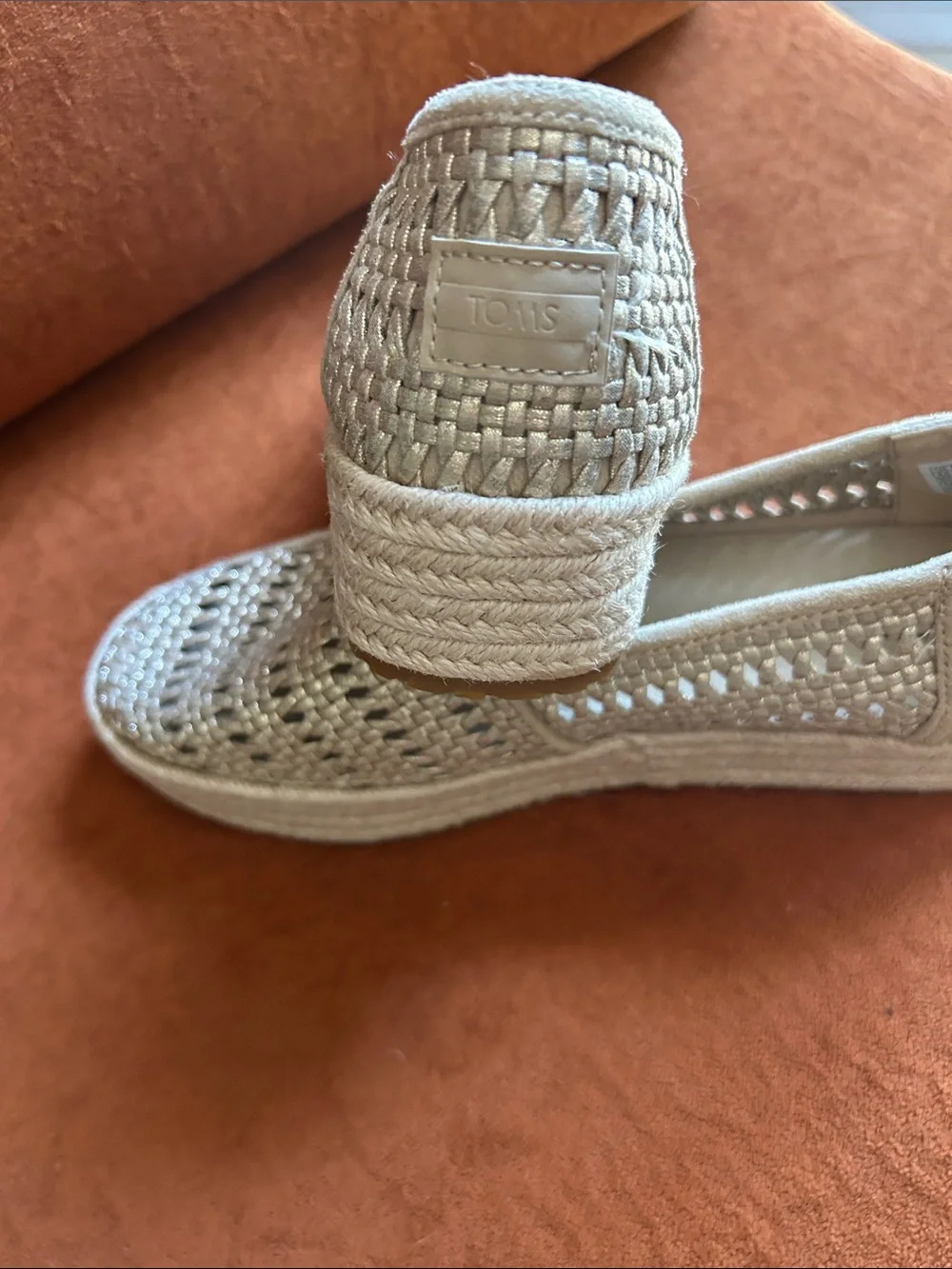 Toms breathable woven